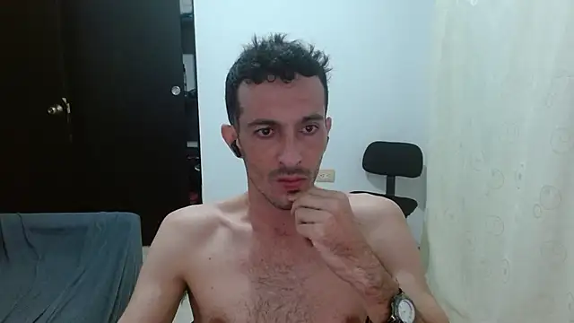 Snapshot of maskguy23 chatting on 06-17-26, 06:02 maskguy23 online show from 06-17-26, 06:02