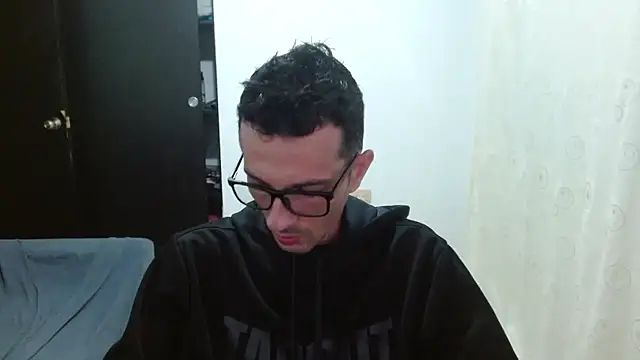 Snapshot of maskguy23 chatting on 06-16-26, 03:39 maskguy23 online show from 06-16-26, 03:39