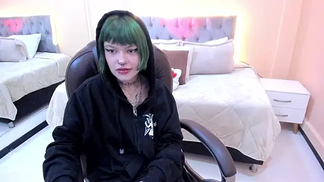 Snapshot of Bela_Craxkerr chatting on 02-24-26, 12:39 Bela Craxkerr online show from 02-24-26, 12:39