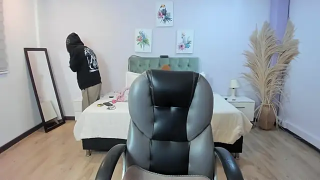 Snapshot of Bela_Craxkerr chatting on 02-05-26, 12:45 Bela Craxkerr online show from 02-05-26, 12:45