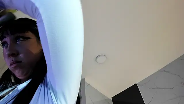 Snapshot of KomiCatt chatting on 02-13-26, 11:54 KomiCatt online show from 02-13-26, 11:54