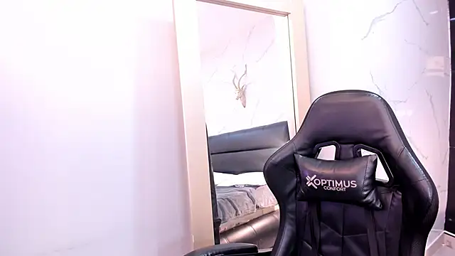 Snapshot of KomiCatt chatting on 02-06-26, 11:39 KomiCatt online show from 02-06-26, 11:39