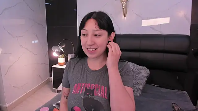 KomiCatt online show from 04-23-26, 12:00