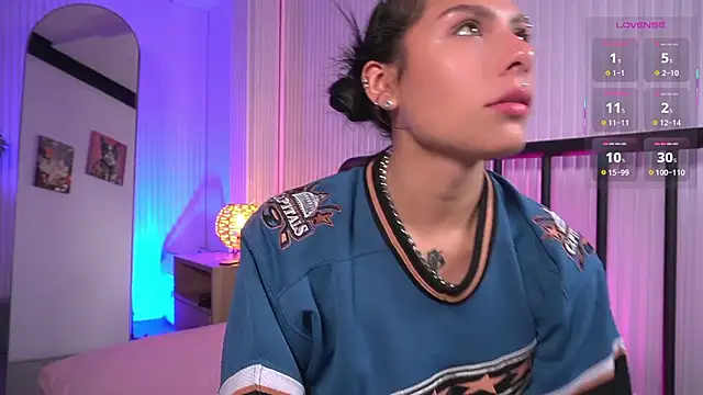 Molly  davis online show from 03-23-26, 07:58