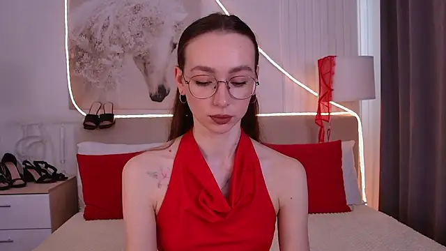 Snapshot of Emily_Simon chatting on 05-16-26, 05:28 Emily Simon online show from 05-16-26, 05:28