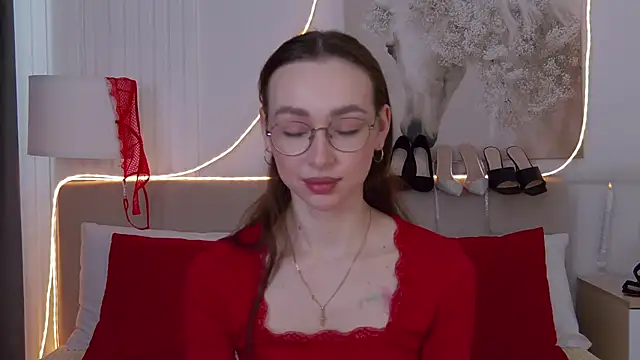 Emily Simon online show from 03-06-26, 05:57