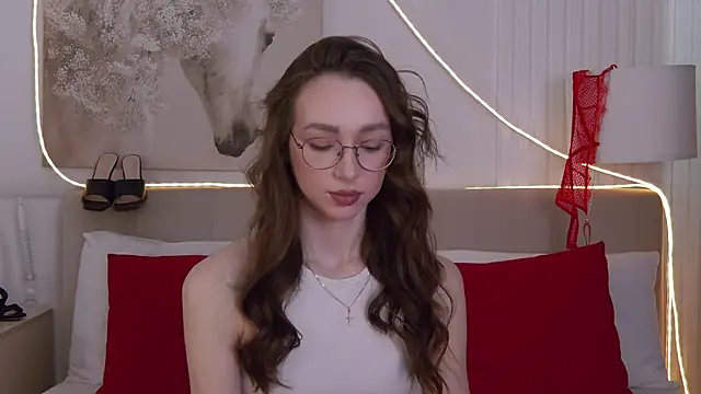 Emily Simon online show from 04-19-26, 05:08