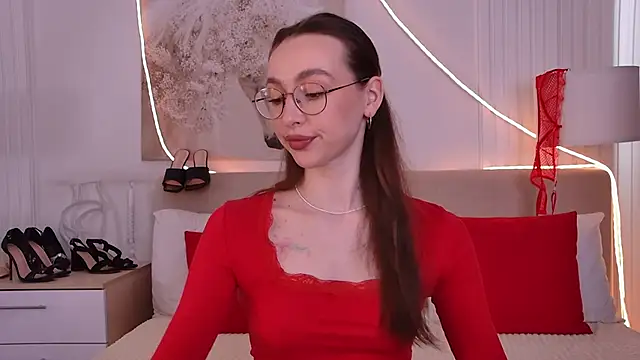 Snapshot of Emily_Simon chatting on 05-15-26, 05:16 Emily Simon online show from 05-15-26, 05:16