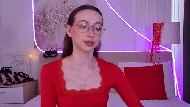 Snapshot of Emily_Simon chatting on 05-25-26, 05:07 Emily Simon online show from 05-25-26, 05:07