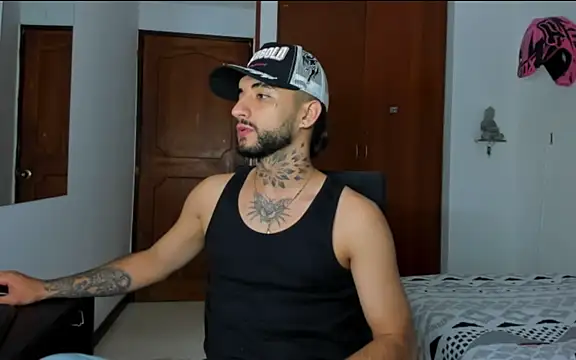 Snapshot of juanlouis_pierre chatting on 03-14-26, 03:34 juanlouis pierre online show from 03-14-26, 03:34