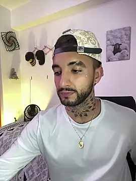 Snapshot of juanlouis_pierre chatting on 01-17-26, 02:15 juanlouis pierre online show from 01-17-26, 02:15