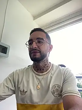 Snapshot of juanlouis_pierre chatting on 02-12-26, 06:29 juanlouis pierre online show from 02-12-26, 06:29