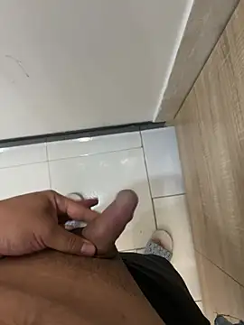 Arleymounthblack online show from 02-05-26, 04:03