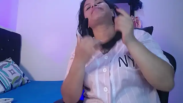 Aurora sanchess online show from 02-07-26, 03:25