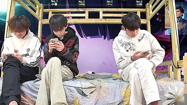 xiaohuangren01 online show from 03-16-26, 04:53