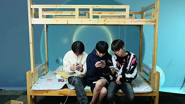 Snapshot of xiaohuangren01 chatting on 01-14-26, 09:24 xiaohuangren01 online show from 01-14-26, 09:24