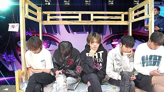 xiaohuangren01 online show from 03-23-26, 01:28