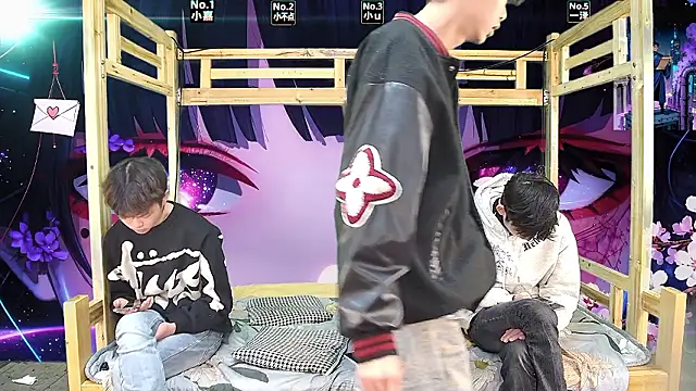 xiaohuangren01 online show from 03-24-26, 04:23