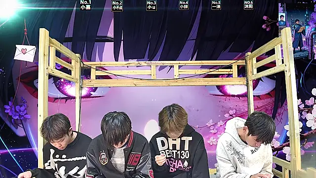 xiaohuangren01 online show from 03-25-26, 06:13