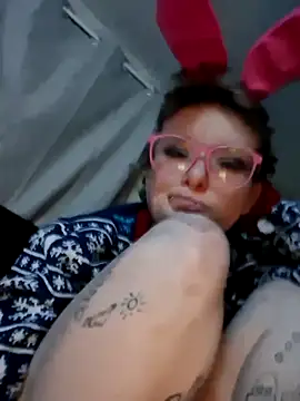 Snapshot of Tastybabe22 chatting on 02-11-26, 08:03 Tastybabe22 online show from 02-11-26, 08:03