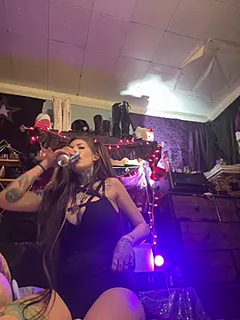 Snapshot of allymoon1369 chatting on 04-14-26, 09:25 allymoon1369 online show from 04-14-26, 09:25