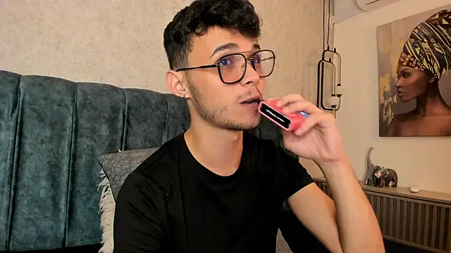 Snapshot of Alhan_Twink chatting on 06-10-26, 05:30 Alhan Twink online show from 06-10-26, 05:30