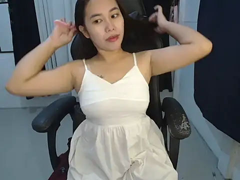 Snapshot of Bellashoweey chatting on 05-04-26, 02:42 Bellashoweey online show from 05-04-26, 02:42
