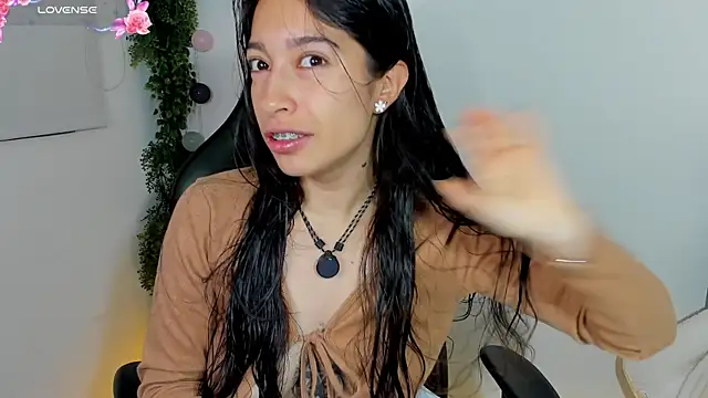 Snapshot of Noaah25_ chatting on 04-22-26, 03:24 Noaah25 online show from 04-22-26, 03:24
