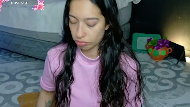 Noaah25  online show from 04-19-26, 03:29