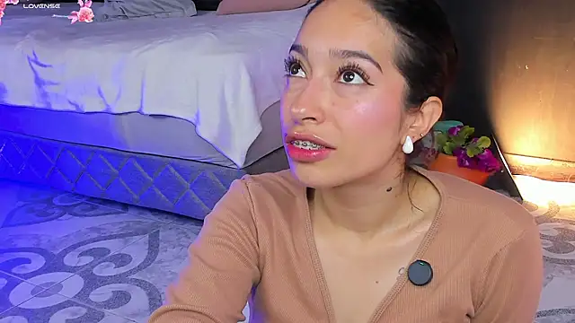 Noaah25  online show from 03-06-26, 04:07