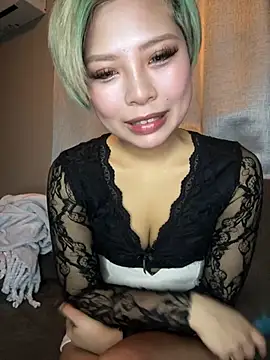 BADBITCHISAKI online show from 04-13-26, 01:15