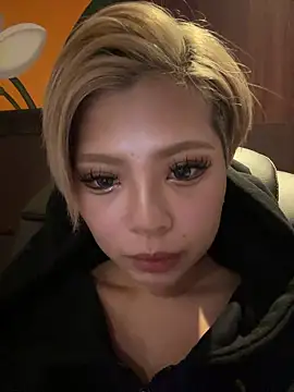BADBITCHISAKI online show from 03-11-26, 02:22