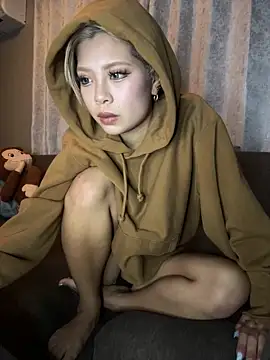 BADBITCHISAKI online show from 03-10-26, 02:32