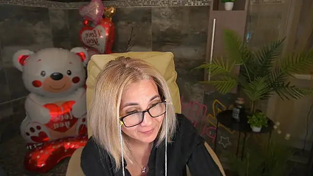 MiaRossy online show from 02-17-26, 12:02