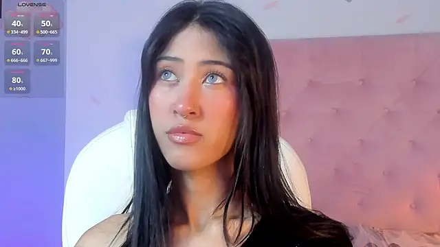 Snapshot of internett_sweetheart chatting on 04-23-26, 05:14 internett sweetheart online show from 04-23-26, 05:14