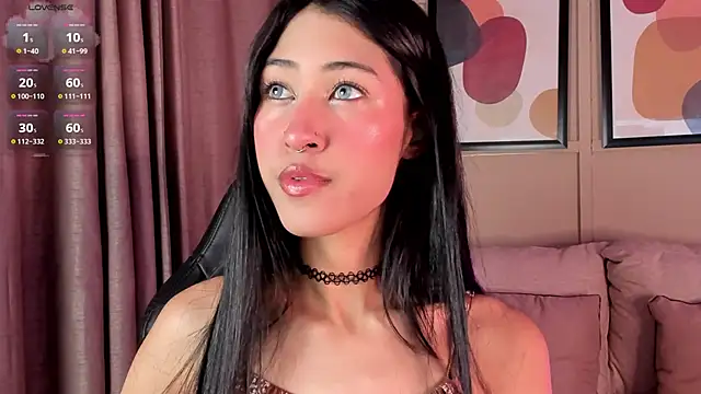 Snapshot of internett_sweetheart chatting on 05-15-26, 06:33 internett sweetheart online show from 05-15-26, 06:33