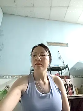 Snapshot of Famrita chatting on 02-07-26, 12:29 Famrita online show from 02-07-26, 12:29