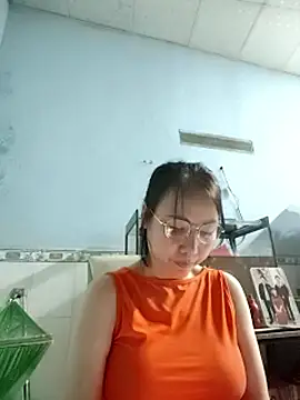 Snapshot of Famrita chatting on 02-09-26, 01:31 Famrita online show from 02-09-26, 01:31