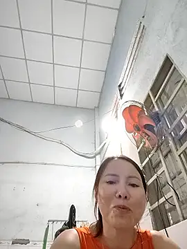 Snapshot of Famrita chatting on 01-16-26, 12:53 Famrita online show from 01-16-26, 12:53