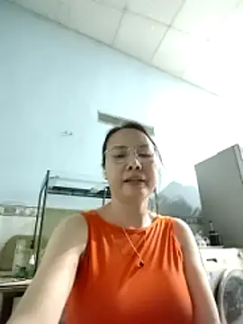 Snapshot of Famrita chatting on 02-05-26, 12:12 Famrita online show from 02-05-26, 12:12