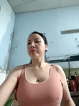 Snapshot of Famrita chatting on 02-25-26, 02:39 Famrita online show from 02-25-26, 02:39