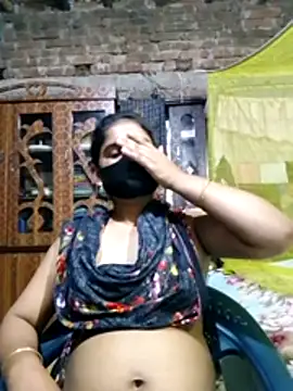 Snapshot of Hot_Sweeti chatting on 04-17-26, 10:34 Hot Sweeti online show from 04-17-26, 10:34