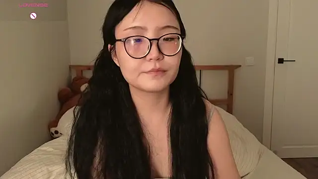 Snapshot of nullgirl chatting on 05-12-26, 11:55 nullgirl online show from 05-12-26, 11:55