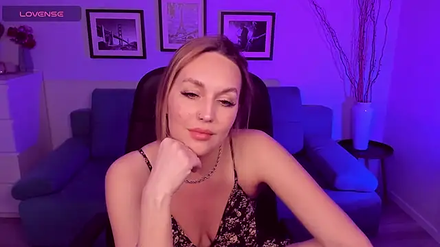 EvieMagical online show from 04-21-26, 07:20