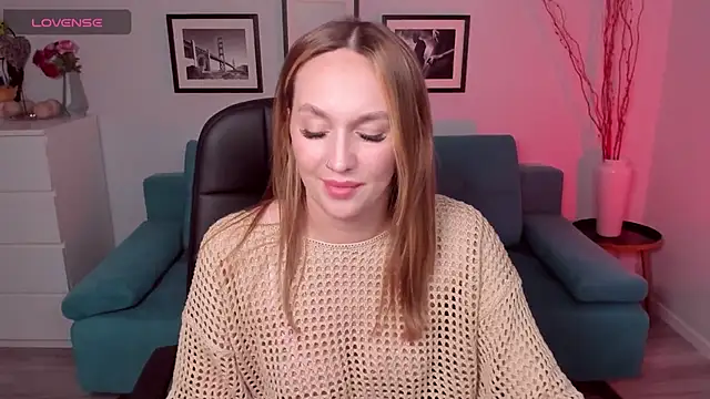 Snapshot of EvieMagical chatting on 02-17-26, 06:00 EvieMagical online show from 02-17-26, 06:00