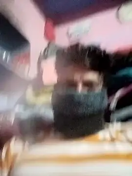 Snapshot of Hairymax_boy chatting on 01-17-26, 03:15 Hairymax boy online show from 01-17-26, 03:15