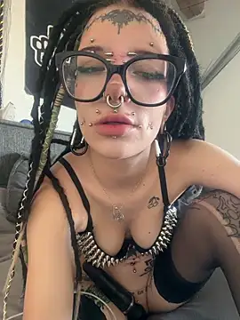 demonLamia online show from 06-15-26, 01:33