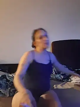 LadySn0w26 online show from 04-08-26, 12:34