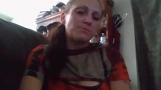 Snapshot of LadySn0w26 chatting on 07-02-26, 10:16 LadySn0w26 online show from 07-02-26, 10:16