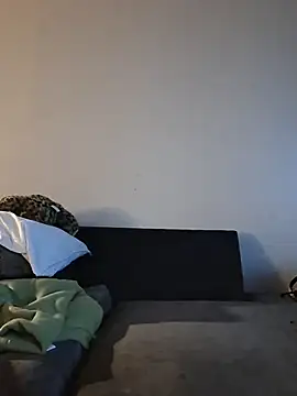 LadySn0w26 online show from 04-15-26, 03:01